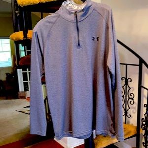 Men’s  Under Armour LG pull over tops